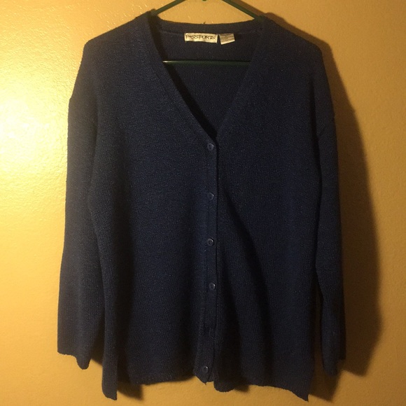 GUC Passports Cardigan - Picture 2 of 6